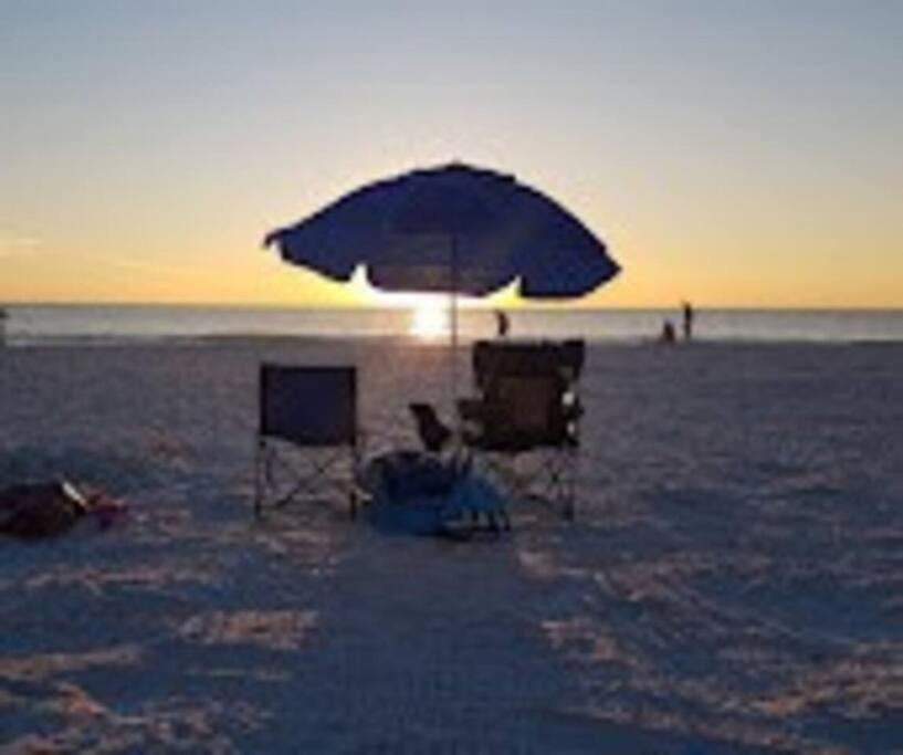Charming Studio Unit Across From Lido Key Beach Sarasota Exterior foto