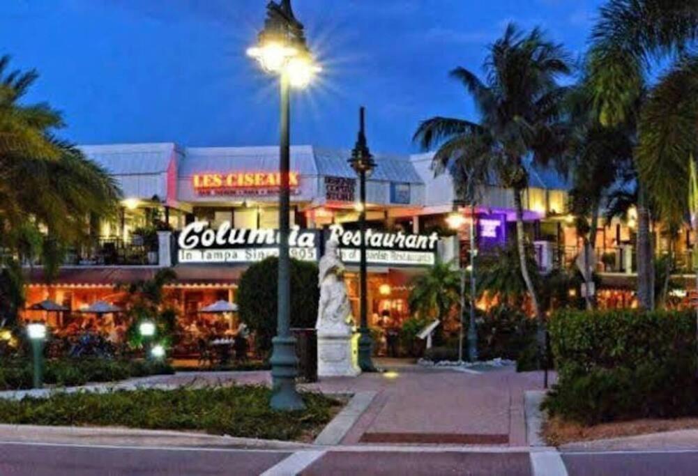Charming Studio Unit Across From Lido Key Beach Sarasota Exterior foto